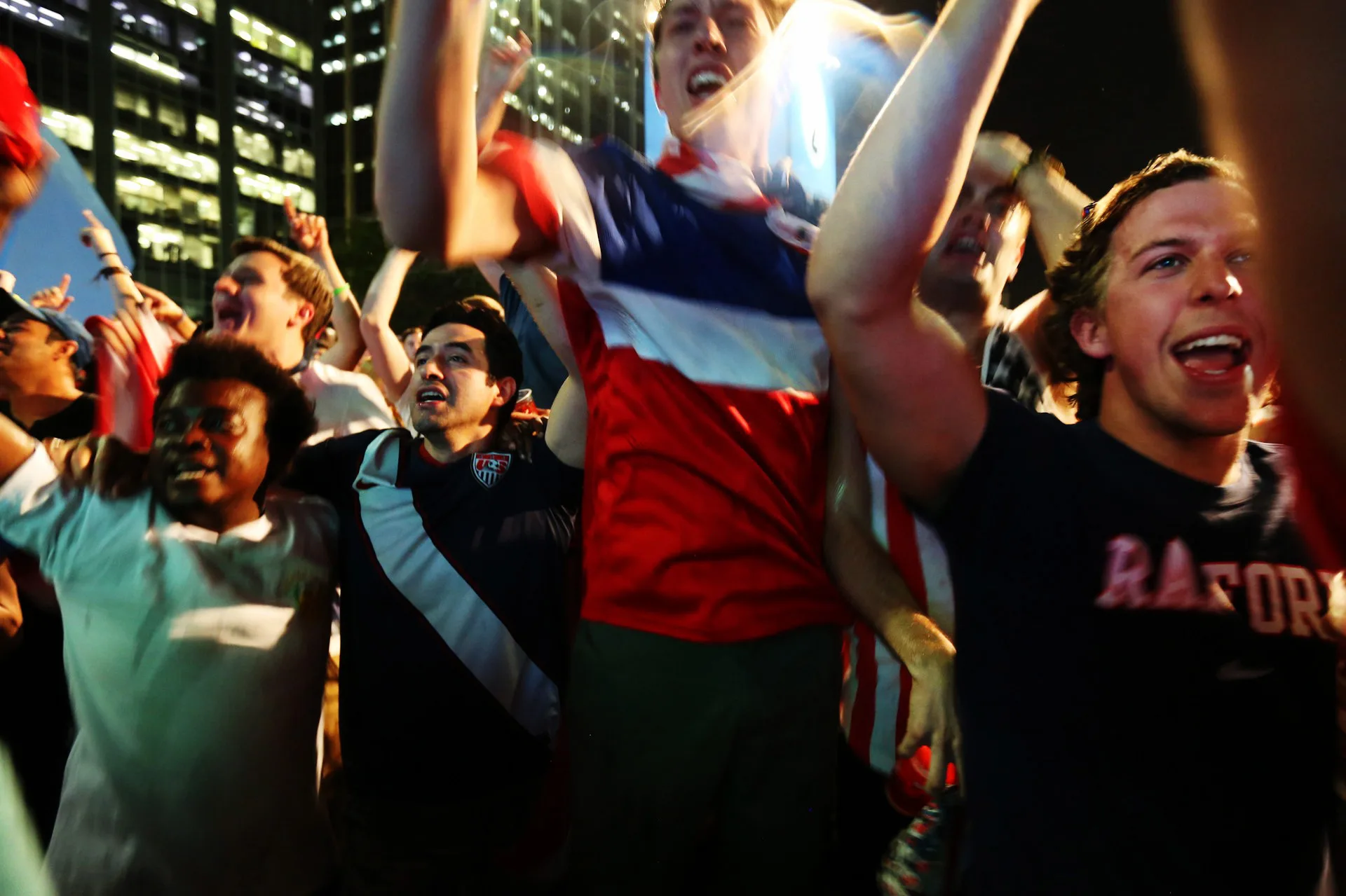 American fans go wild when the USA beat Ghana 2-1